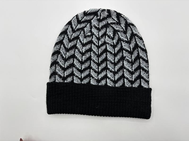 ブラック＆グレーシェブロン柄ニットビーニー帽、リブカフ付き - B2B wholesale inquiry welcome