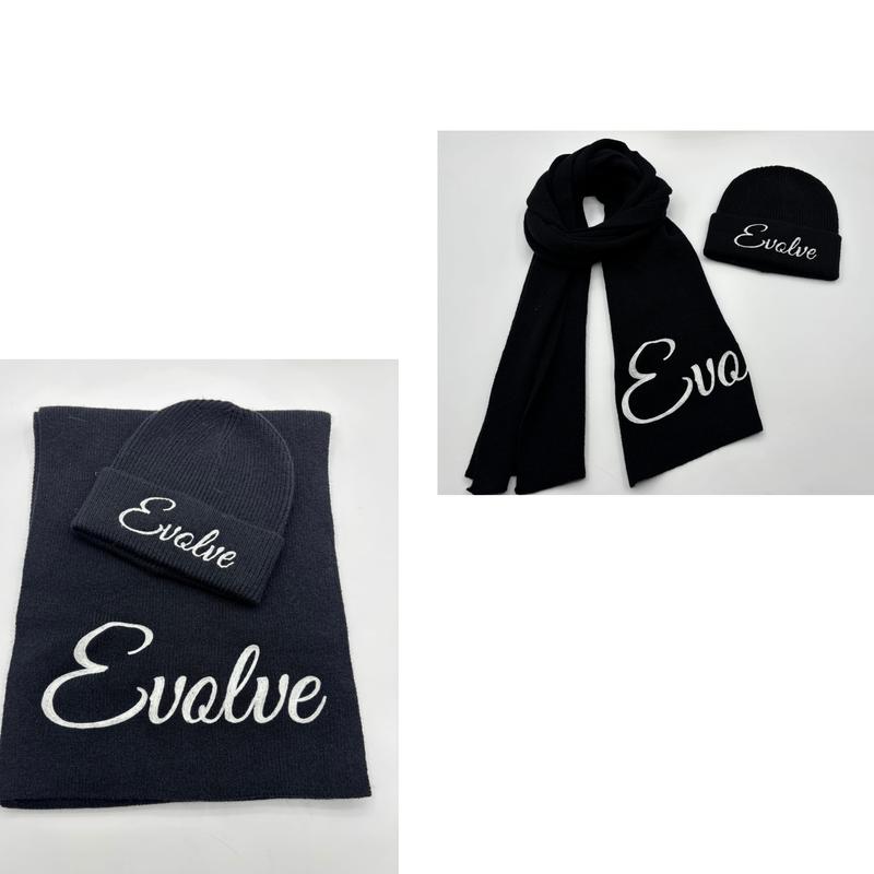 ブラックニット製ビーニー帽とマフラーセット、白いスクリプト刺繍入り - bulk scarf supplier Japan