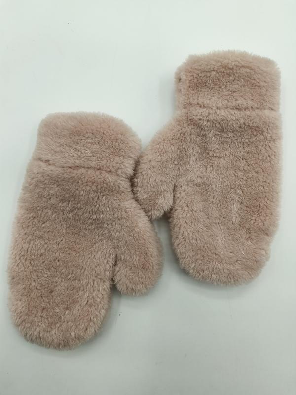 ブラッシュピンクのふわふわフェイクファー素材プラッシュミトン手袋、冬用防寒アクセサリー - B2B wholesale inquiry welcome