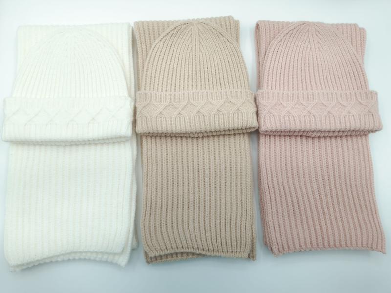 ケーブル編みニット帽とリブスカーフセット アイボリー・タープ・ブラッシュピンク3色 - minimum order 100 pieces