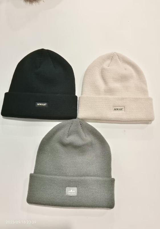 リブニット折り返しビーニー3枚セット ブラック・クリーム・グレー ブランドラベル付き - wholesale fashion accessories