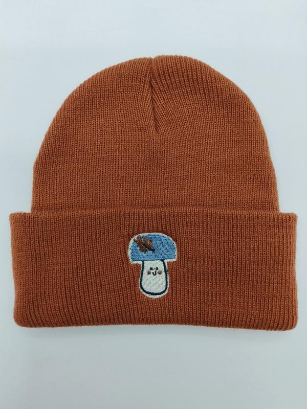 さびオレンジのリブニットビーニーハット、折り返し部分にキノコ刺繍パッチ付き - wholesale fashion accessories